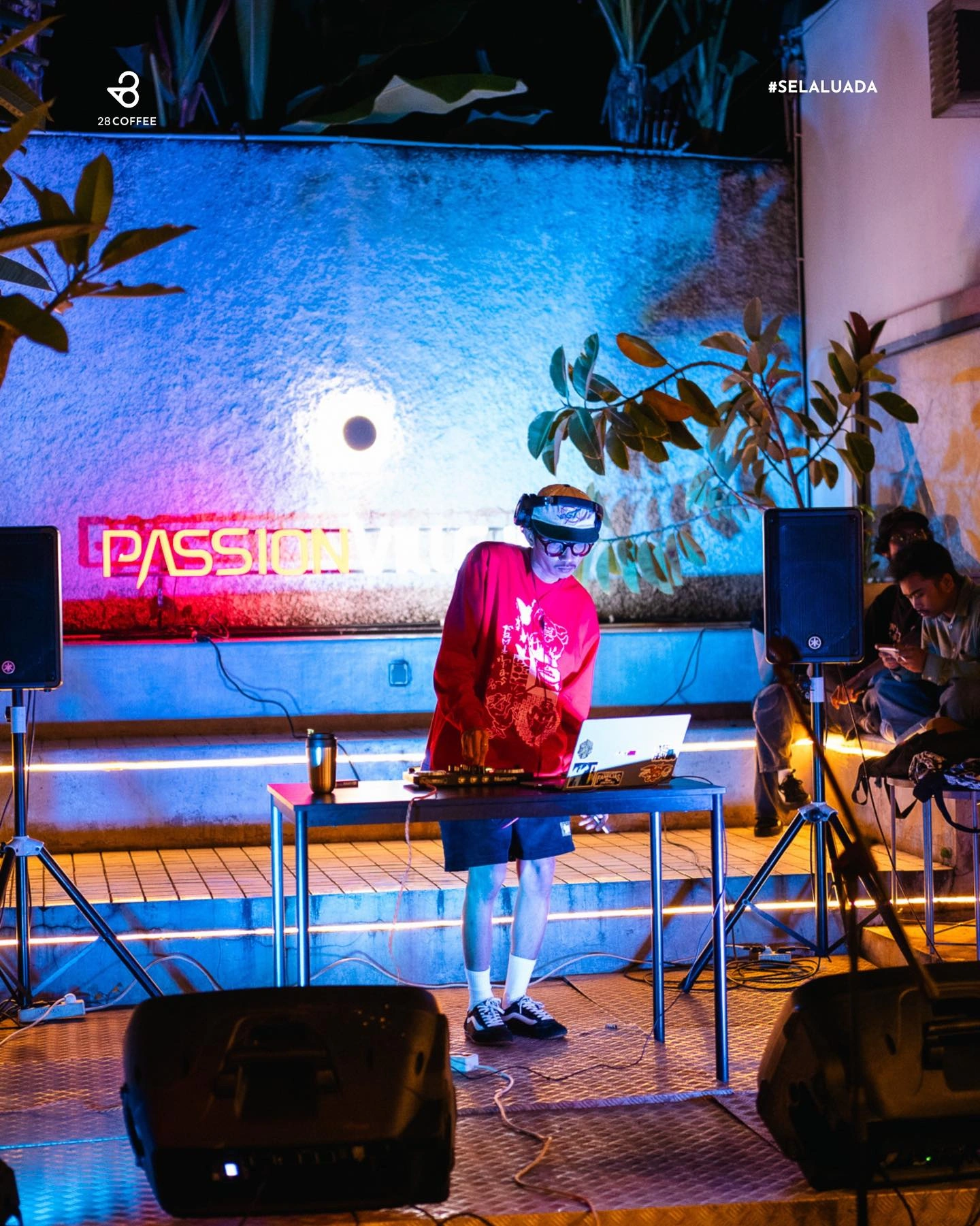 Live DJ at 28 Coffee